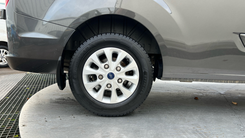 Ford Transit Custom 300 L2 Diesel Fwd 2.0 EcoBlue 130ps Low Roof Limited Van